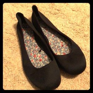 Black flats